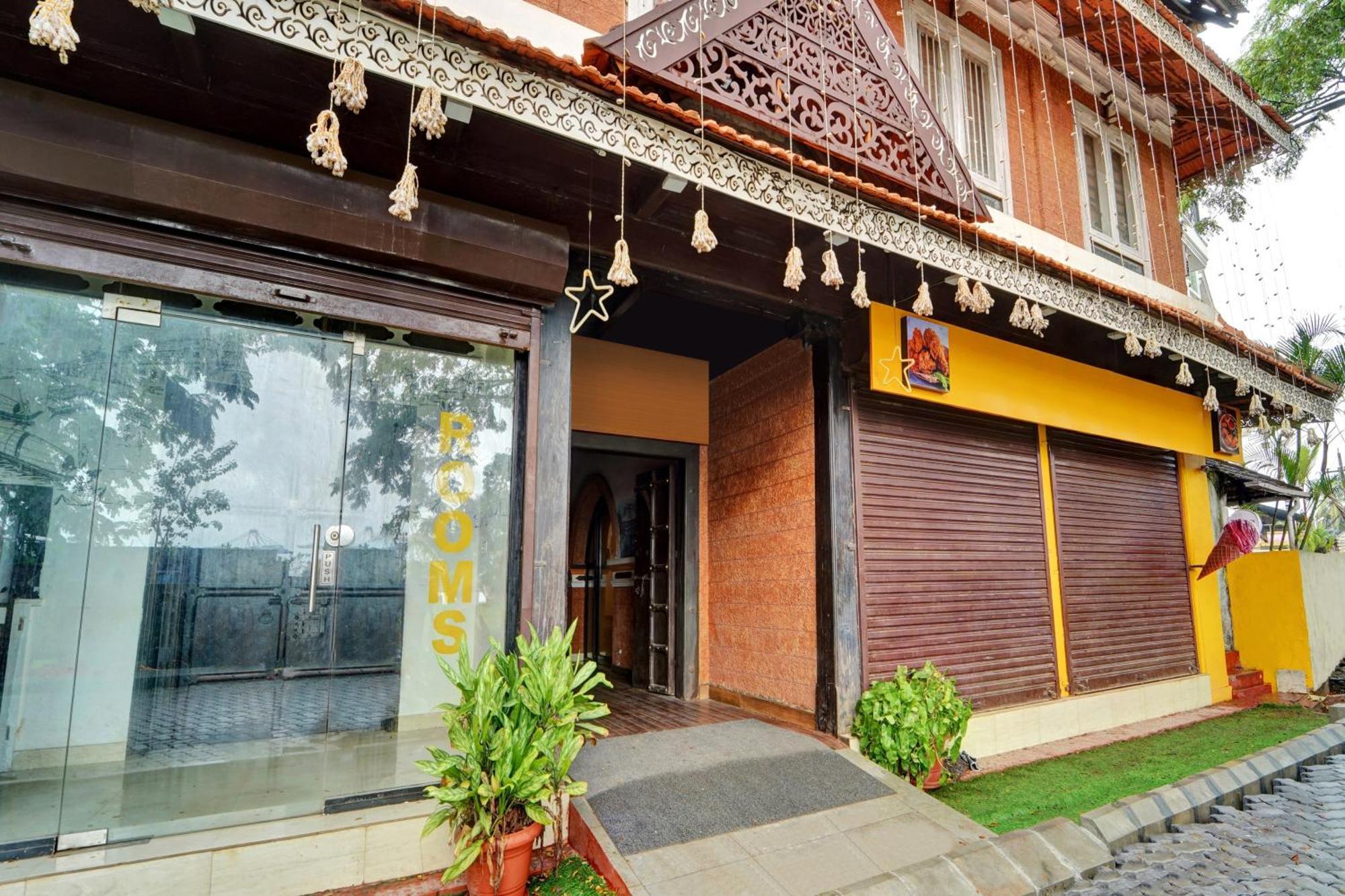 Super Collection O Calvathy Road Near Fort Kochi Extérieur photo